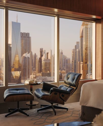 Medium_resolution_150dpi-Jumeirah Emirates Towers - Deluxe Room - Portrait Hero